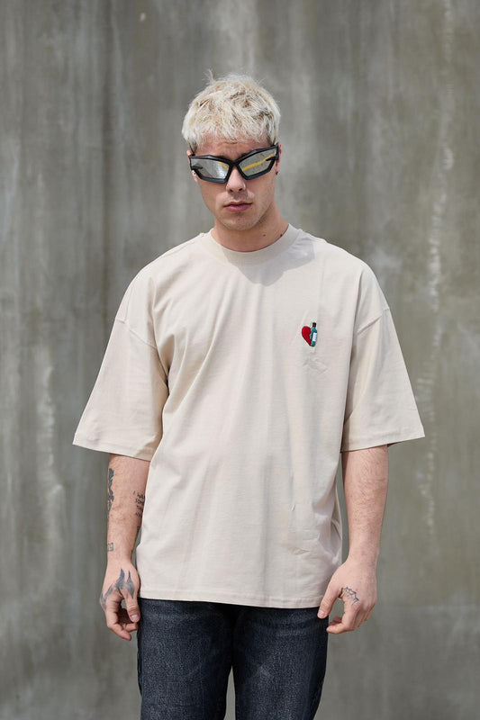 Broken Heart Bej Oversize T-Shirt ürününün kopyası
